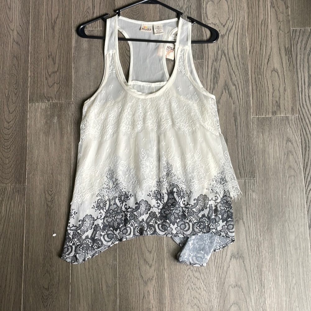 Cream and black tank top by Mudd, size Medium NWT